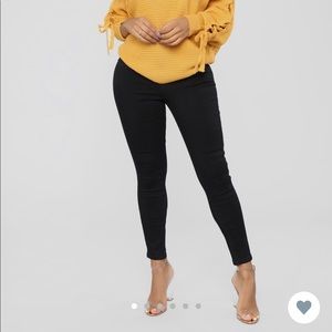 ❌SOLD❌MILEY HIGH RISE ANKLE JEANS